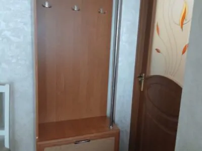 Прод. шафа-передпокій (прихожа) в коридор
