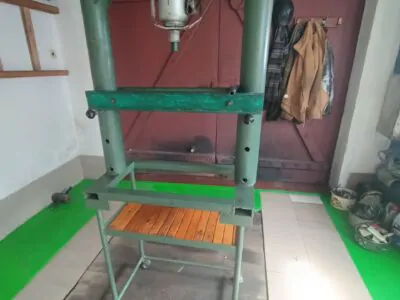 Продається прес гідравлічний новий ,20 т